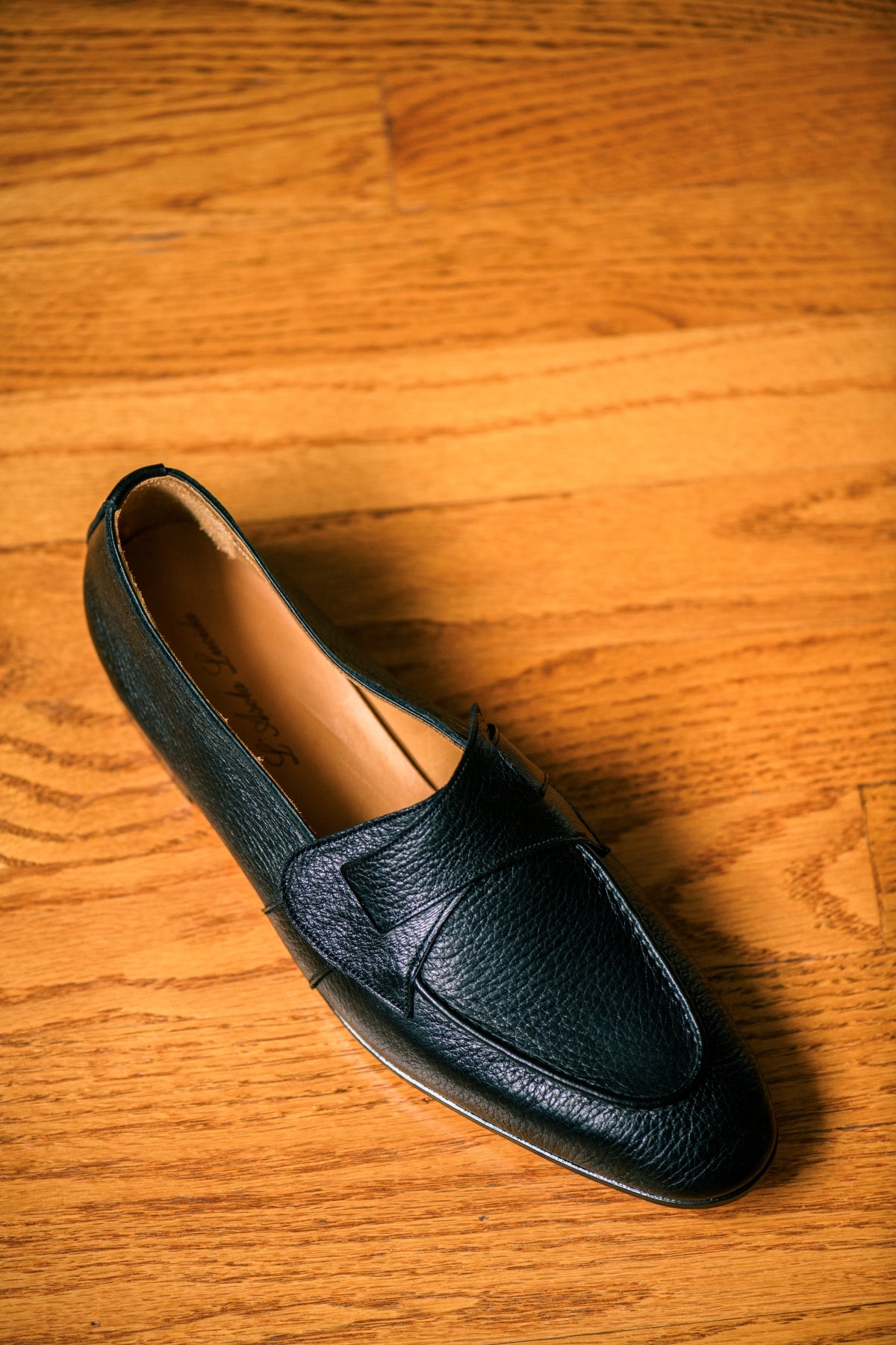 Ueno Loafer - Full-Strap Butterfly in Black Deerskin